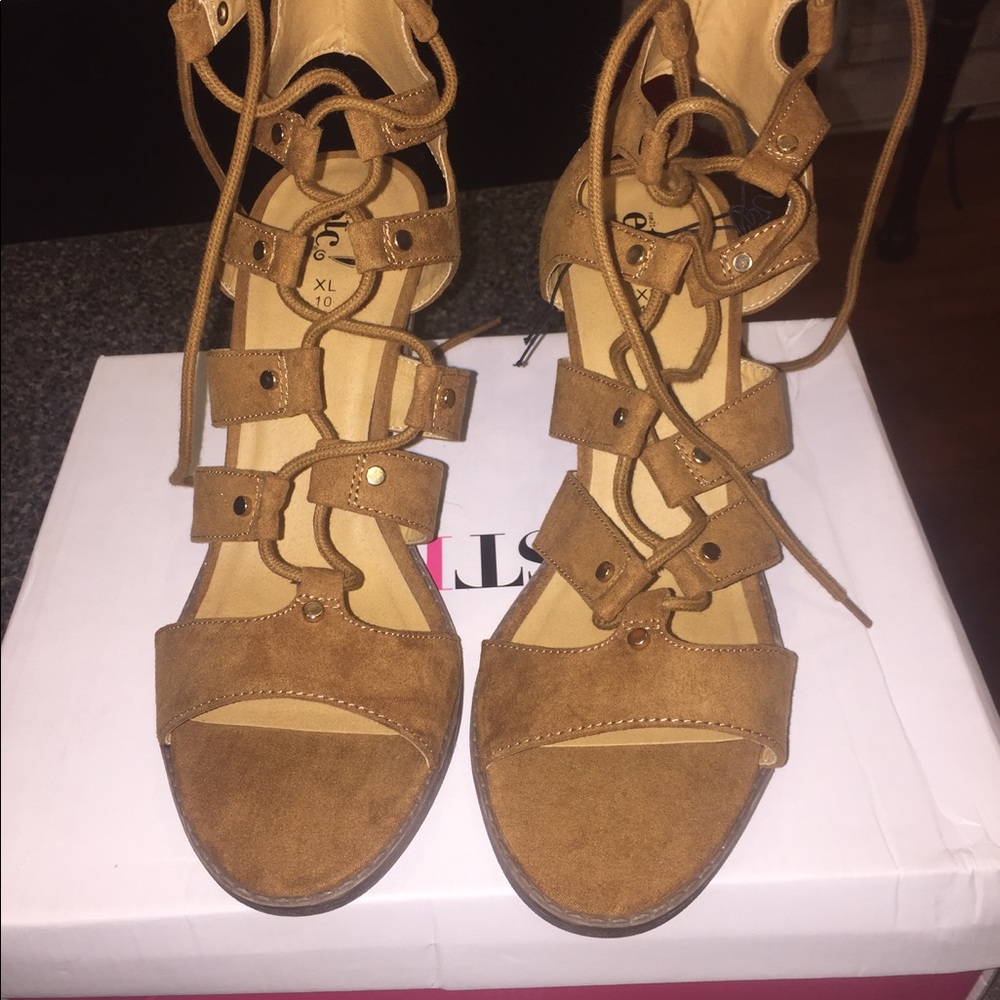 Rue 21 lace up chunky heels